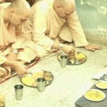 Srila Gurudev and Srila Prabhupada enjoying prasadam together