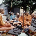 Srila-Prabhupada-giving-instructions